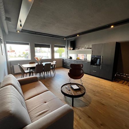 אקורירי Tb Apartment מראה חיצוני תמונה